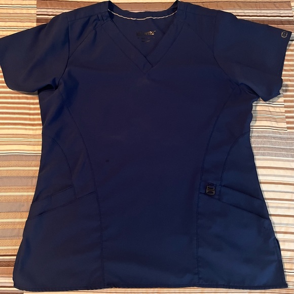 Scrub tops - Picture 2 of 4